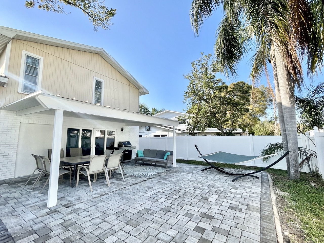 Pelican House - Image 65